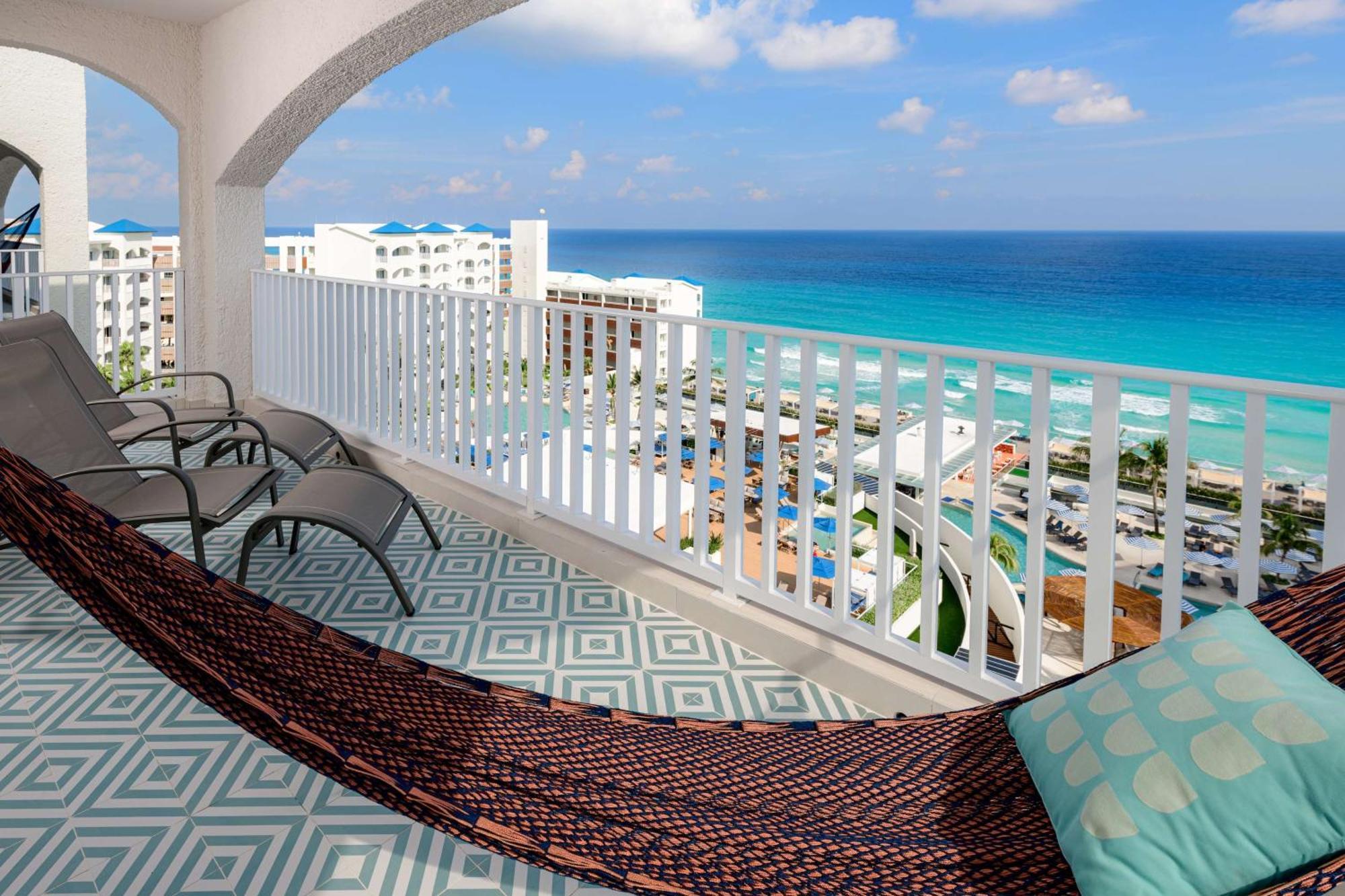 Hilton Cancun Mar Caribe All-Inclusive Resort Exterior foto